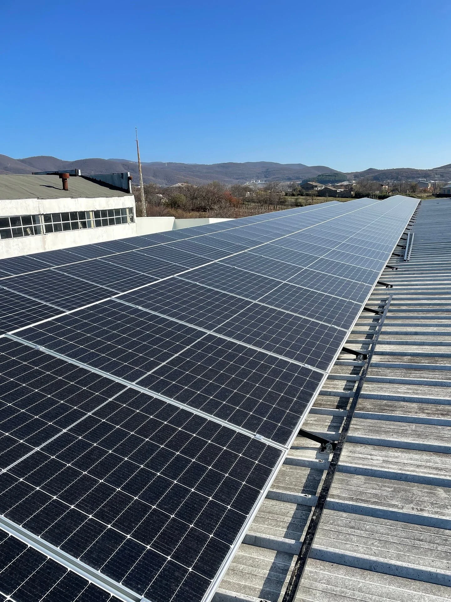 roof-mount-commercial-solar-panels